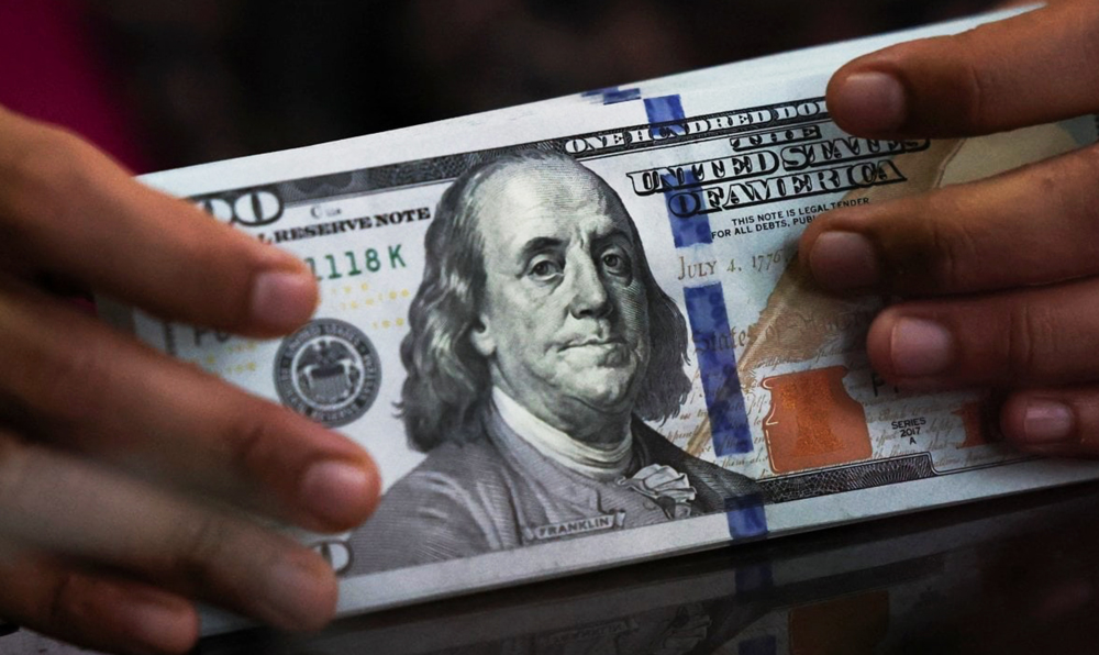US 100 bills 